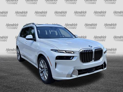 Mineral White Metallic 2025 BMW X7 xDrive40i