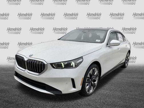 2025 BMW 530 i