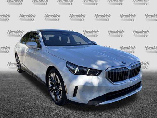 2025 BMW 530 i