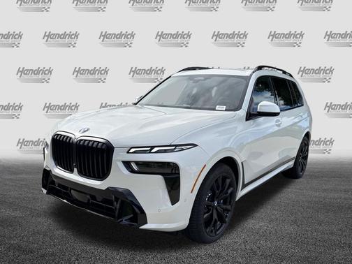 Mineral White Metallic 2027 BMW X7 xDrive40i