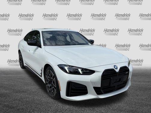 Alpine White 2026 BMW M440 i xDrive