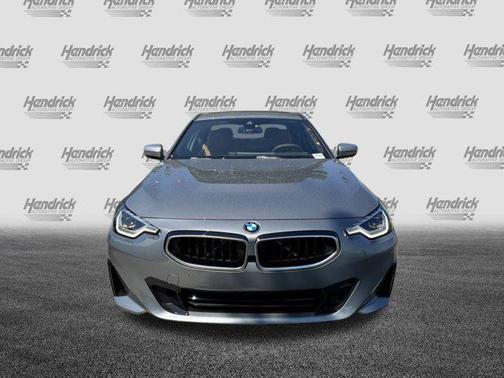 2025 BMW 230 i