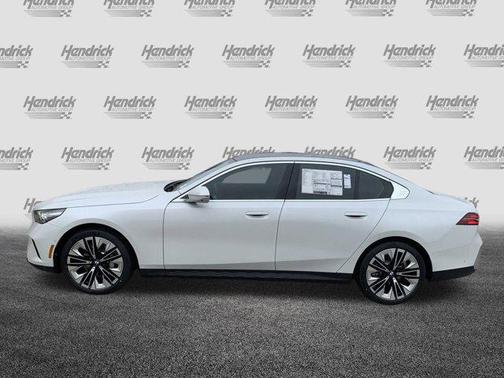 2025 BMW 530 i