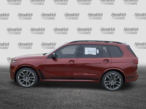 2025 BMW X7 M60i