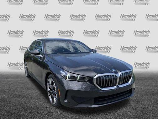 2025 BMW 530 i