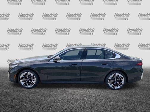 2025 BMW 530 i