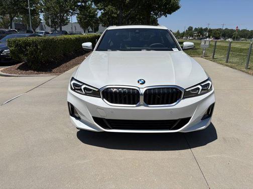 Mineral White Metallic 2025 BMW 330 i