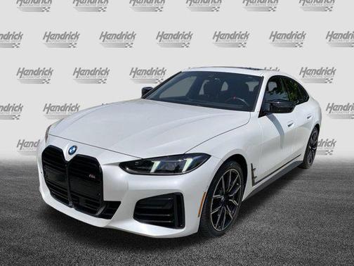 2025 BMW M440 i
