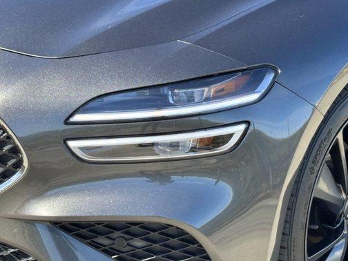 2023 Genesis G70 2.0T RWD