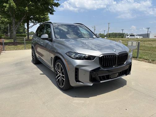 Skyscraper Grey Metallic 2026 BMW X5 sDrive40i