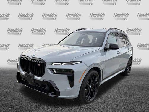 2025 BMW X7 M60i