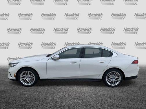 2025 BMW 530 i