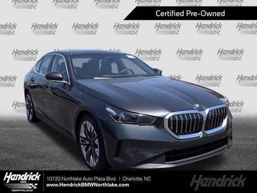 Dark Graphite Metallic 2025 BMW 540 xDrive