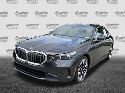 Dark Graphite Metallic 2025 BMW 540 xDrive