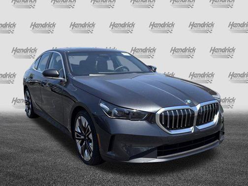 Dark Graphite Metallic 2025 BMW 540 xDrive