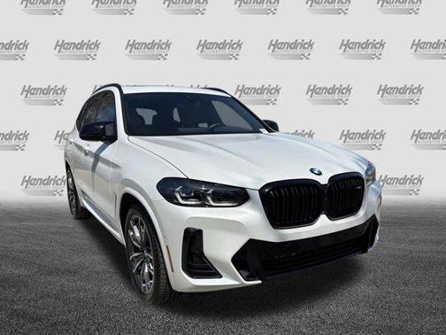 Mineral White Metallic 2024 BMW X3 M40i