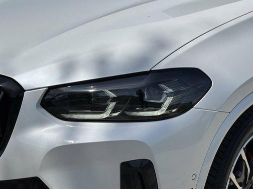 Mineral White Metallic 2024 BMW X3 M40i