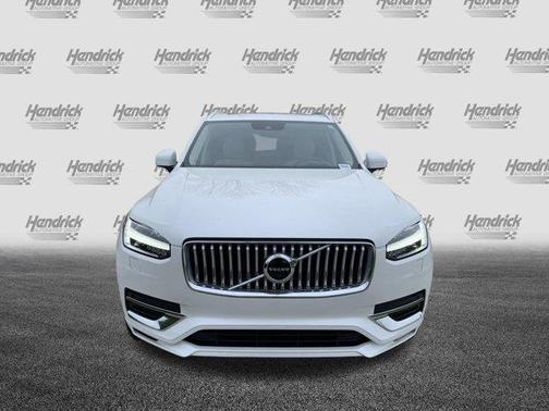 2022 Volvo XC90 T6 Inscription