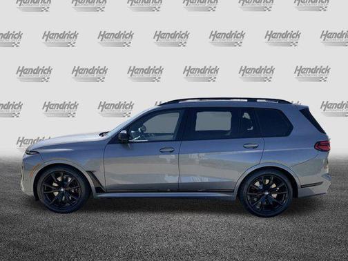 2025 BMW X7 M60i