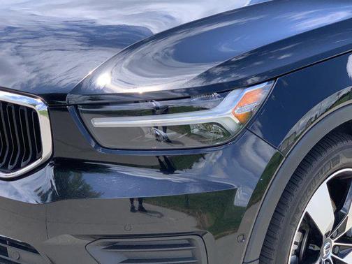 2019 Volvo XC40 T4 Momentum