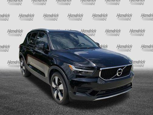 2019 Volvo XC40 T4 Momentum