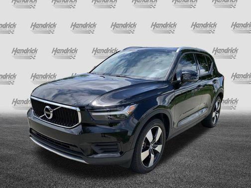 2019 Volvo XC40 T4 Momentum