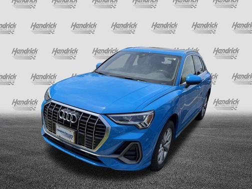 Navarra Blue Metallic 2023 Audi Q3 Premium 45 TFSI S line quattro Tiptronic