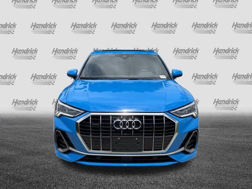 Navarra Blue Metallic 2023 Audi Q3 Premium 45 TFSI S line quattro Tiptronic