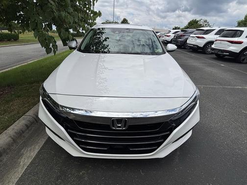 Platinum White Pearl 2018 Honda Accord EX