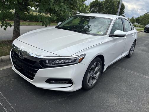 Platinum White Pearl 2018 Honda Accord EX