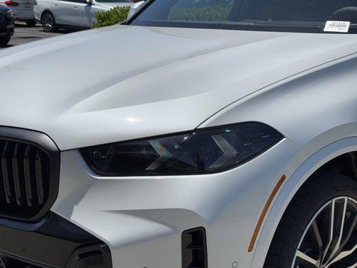 Mineral White Metallic 2026 BMW X5 xDrive40i