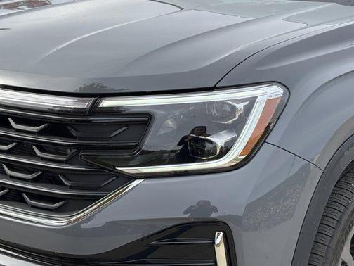 2024 Volkswagen Atlas Cross Sport 2.0T SEL