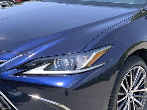 2022 Lexus ES 350 Base