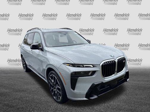 2025 BMW X7 M60i