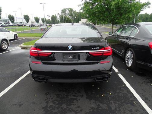 Black Sapphire Metallic 2017 BMW 750 I