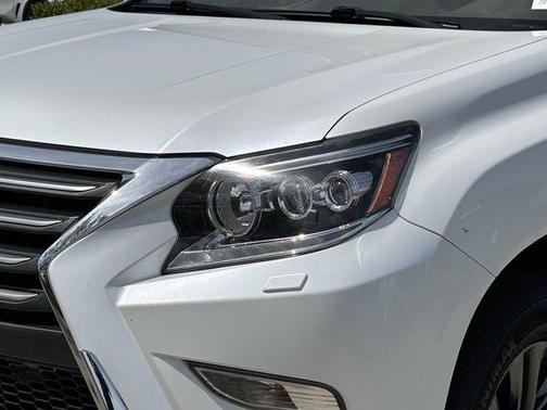 Starfire Pearl 2017 Lexus GX 460 Luxury