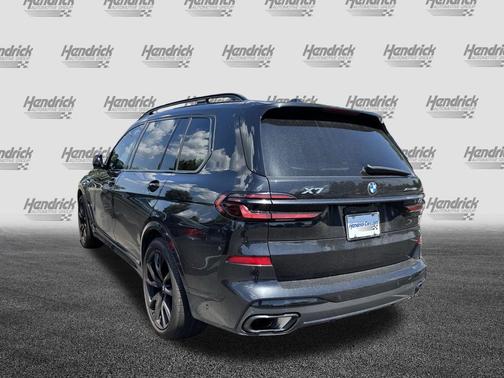 Black Sapphire Metallic 2024 BMW X7 xDrive40i