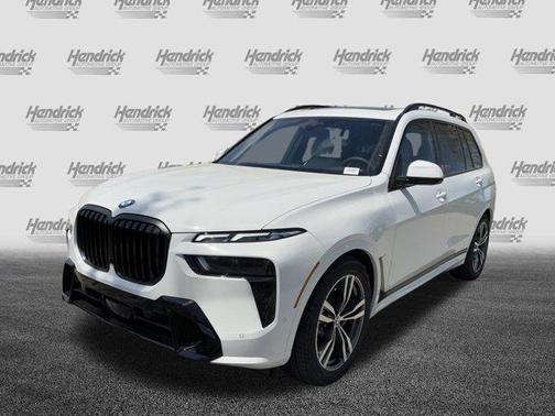 Alpine White 2026 BMW X7 xDrive40i