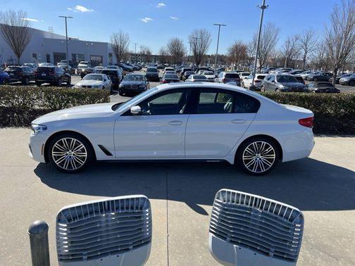 Alpine White 2019 BMW 530 530i
