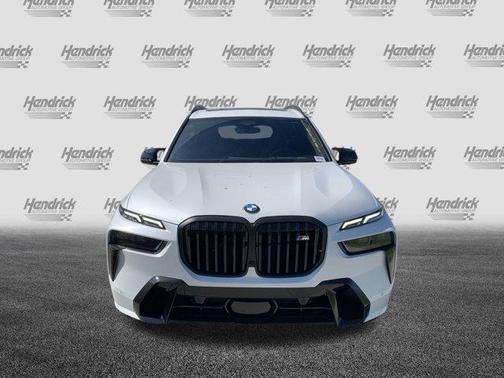 2025 BMW X7 M60i