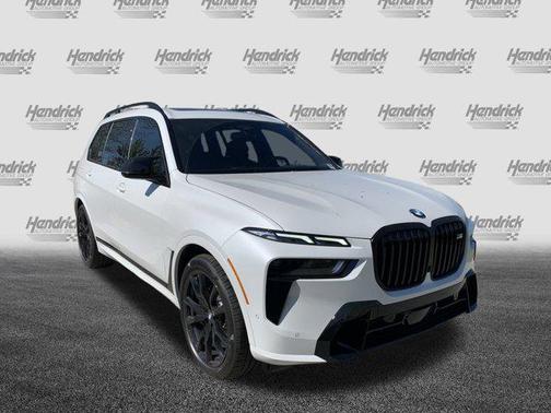 2025 BMW X7 M60i