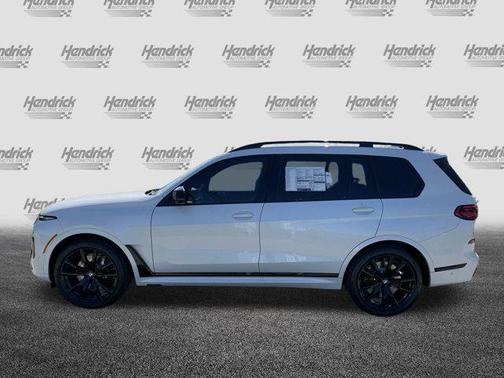 2025 BMW X7 M60i