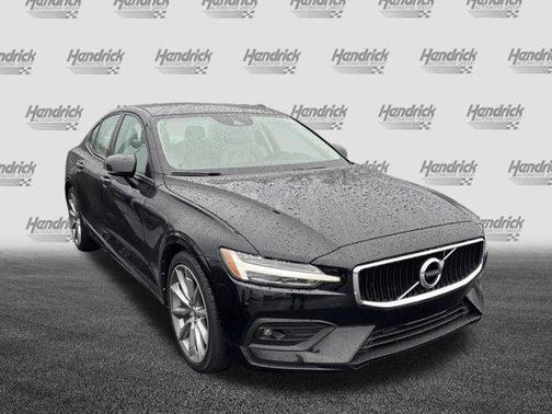 2021 Volvo S60 T5 Momentum