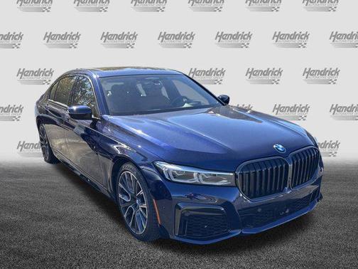 2022 BMW 740 i