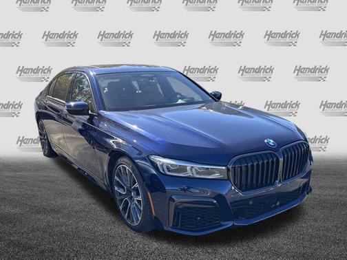 2022 BMW 740 i