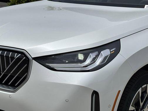 Mineral White Metallic 2026 BMW X3 30 xDrive