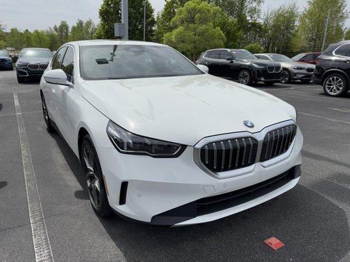 Alpine White 2026 BMW 530 530i