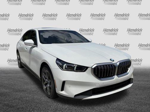 Alpine White 2026 BMW 530 530i