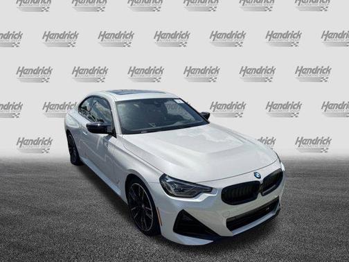 2025 BMW M240 i