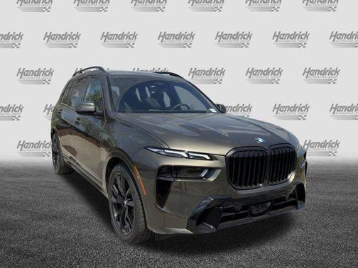 Manhattan Green Metallic 2026 BMW X7 xDrive40i